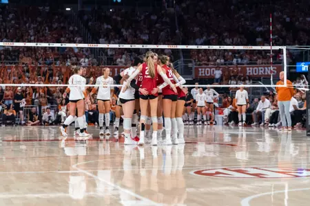 No. 6 Wisconsin falls to No. 9 Texas
