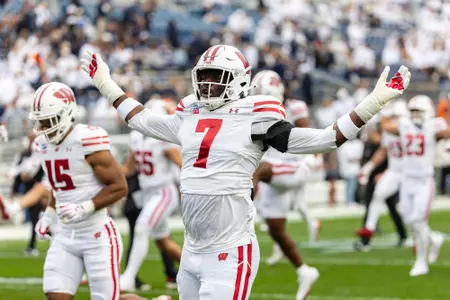 Tyreese Fearbry (7) warms up against Penn State