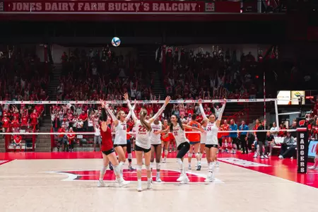 Wisconsin Volleyball vs Florida