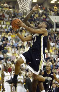 Justin Gray drives to the basket as Georgia Tech's Anthony Morrow defends during the first half.