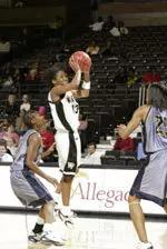 Cotelia Bond-Young scored a career-high 30 points against the Cavaliers