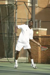 Todd Paul advanced to the consolation bracket quarterfinals with a straight set win on Friday.