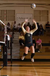 Kelsey Jones recorded her second-straight double-double against Indiana.