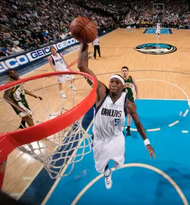 Josh Howard had 28 points in the Mavs' win on Saturday.