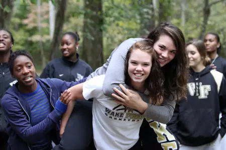 Freshmen Lindsy Wright and Jaymee Carnes