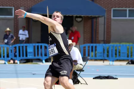 The sophomore finishes the season with seven top-5 finishes in nine events, including a third-place finish in the ACC Championships.