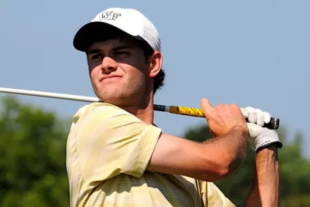 Senior Evan Beck finished in the top-20 in all three events he played in this fall