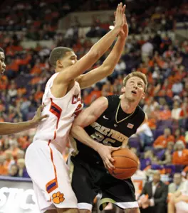 Nikita Mescheriakov looks for a shot under the basket.