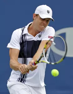 No. 7 seed Sam Querrey defeated Alexandr Dolgopolov to advance to Friday's semifinals.
