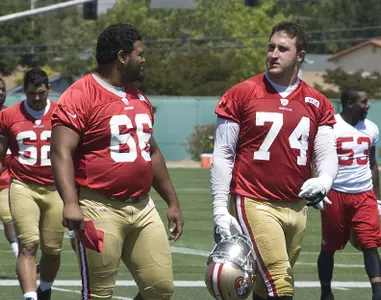 With key injuries on the 49ers' offensive line, Joe Looney could start at right guard for San Francisco's game vs. Seattle next week.