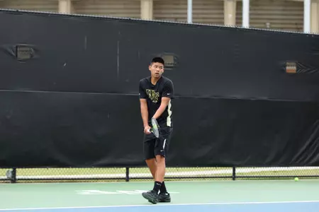 Jon Ho won twice in straight sets Thursday.