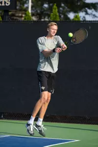 Christian Seraphim won in straight sets for the third consecutive match.