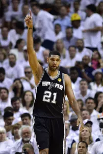 Tim Duncan had 14 points and eight rebounds in Game 5, as the Spurs cruised to a 104-87 victory.