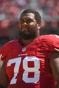 Joe Looney is starting at right guard for the 49ers, who are projected to be one of the top teams this season.