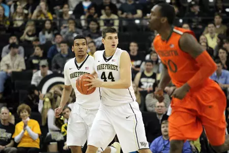 Mitoglou was a member of the U-19 Greece national team at the Adidas Eurocamp