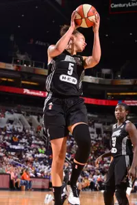 Dearica Hamby started her first career game for San Antonio