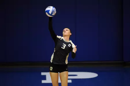 Amber Miehlke playing for Oakland University (Jose Juarez)