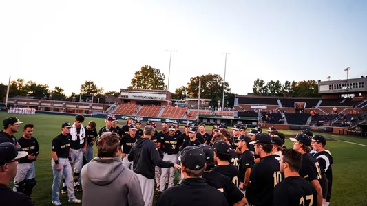 Wake Forest baseball team huddle after fall game at Tennessee