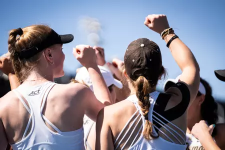 Women's Tennis Huddle
