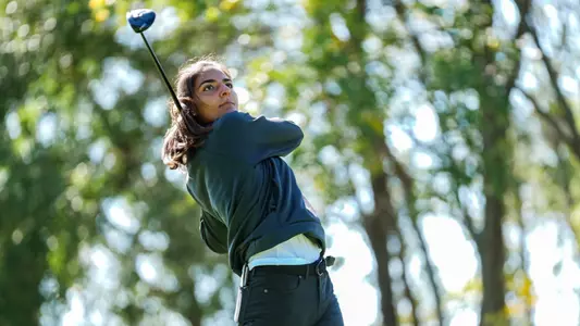 carolina chacarra tee shot