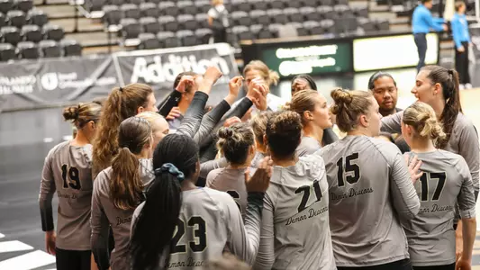 Wake Forest volleyball huddle