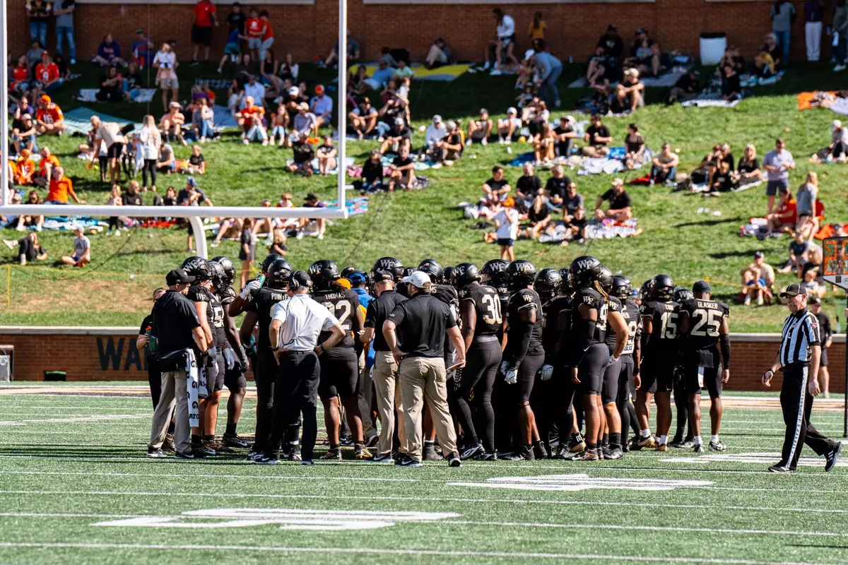 2024 FB Team Shot