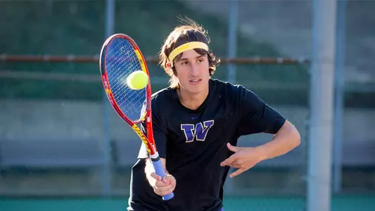 Handful of Huskies advance in dual at Hawaii