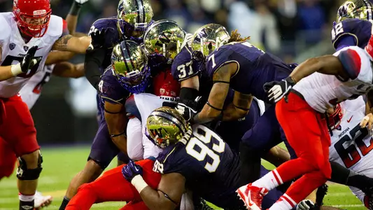 Huskies' Defense Preparing For Kitchen Sink