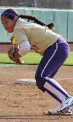 Huskies Split In San Diego