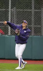 Inglesby, Huskies Sweep Bruins On Home Turf