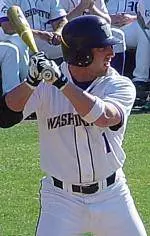 UW Baseball Edges Arizona, 4-3, In 11 Innings