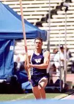 Walker Ties for Pole Vault Title at Boise State Meet