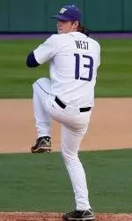 Wildcats Take Series With 9-5 Win