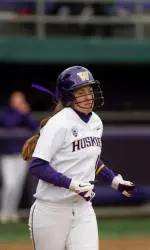 Huskies Sweep Final Pre-Season Doubleheader