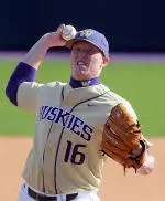 Dawgs Head To Desert For Three At Arizona