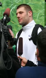 Huskies Hand-Out Annual Men's Basketball Awards