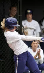 Huskies Conclude Tournament Play With Win