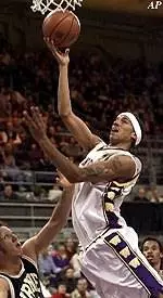 UW Men Begin Pac-10 Hoop Play in Los Angeles