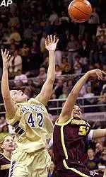 Women's Basketball Hosts Cal and Stanford