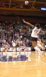 Volleyball Defeats Oregon, 3-1