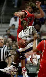 Washington Employs Balanced Attack to Defeat New Mexico, 81-71