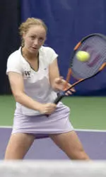 Huskies Fall in Semifinals at Duck Classic