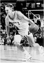 Sonics Re-Sign Former Husky Detlef Schrempf