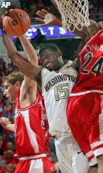 No. 14 Washington Rallies to Defeat Arizona, 70-67