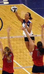 Huskies Down Arizona 3-1