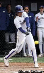 Despite Outhitting The Bruins, The Huskies Fall 5-2