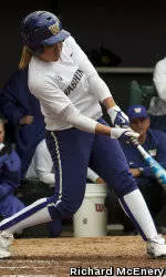 No. 10/11 Huskies Help Freshman Get First Win In Circle