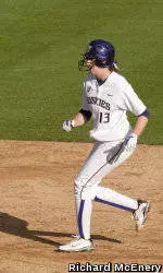 No. 7 Huskies Pick Up 30th Win At No. 8 Arizona