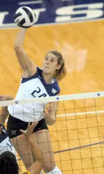 Huskies Rebound With Sweep of No. 10 UCLA
