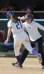 Softball Takes Down Alabama, 4-3